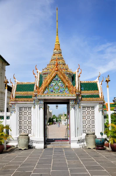 Tajski klasyczny royal wejście do pałacu, bangkok — Zdjęcie stockowe