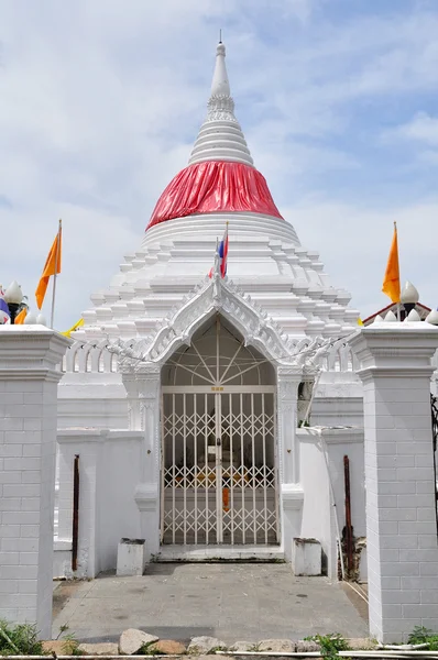 Oude boeddhistische klooster in nonthaburi, thailand — Stockfoto