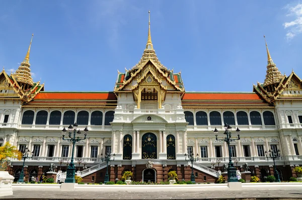 Royal Grand Palace Bangkok, Thailand, The Chakri Maha Prasat thr — стоковое фото