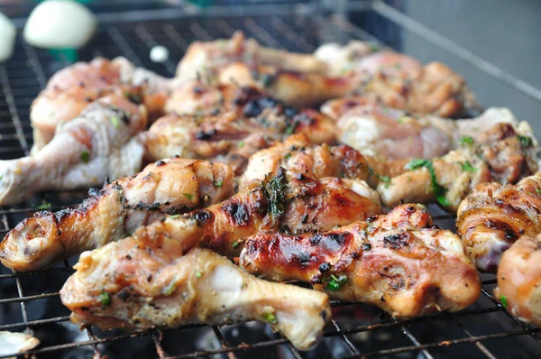 Tavuk uyluk yanan tarafından Olgun