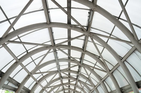 Steel roof structure, entrance to department stores, Thailand. — Stock Photo, Image