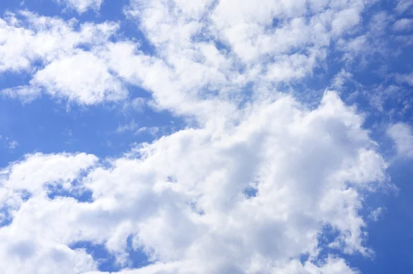 Gran nube blanca en el cielo —  Fotos de Stock
