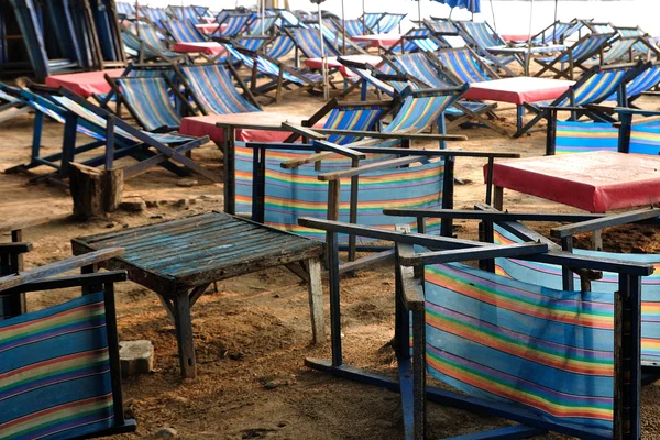 Viele Strandlagerbetten — Stockfoto