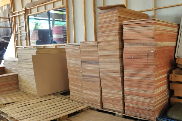 Muchos tableros de madera contrachapada — Foto de Stock