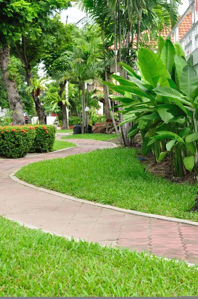 Bend walkway — Stock Photo, Image