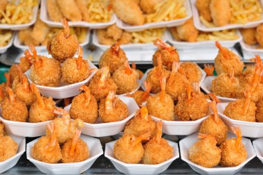 kızarmış karides ve patates kızartması yerine ile avlanır