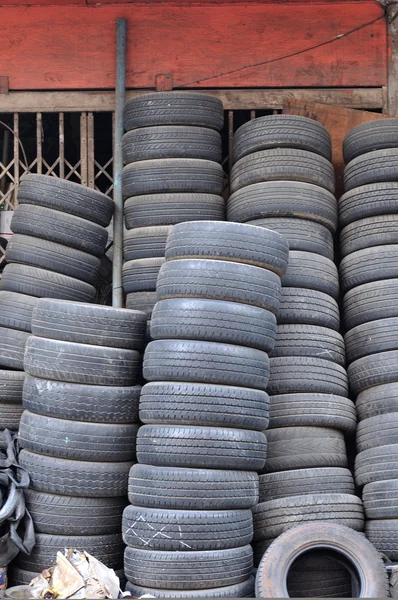 Many used tires — Stock Photo, Image