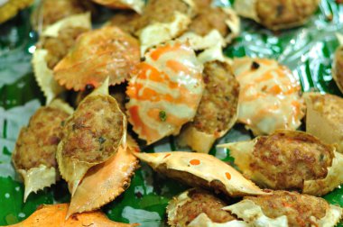 Mavi Yengeç kendi kabuğunda olan et pişirilir