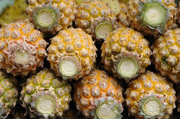 Stack of pineapples for sale, Thailand — Stock Photo, Image