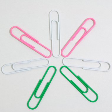 yıldız şeklinde düzenlenmiş renk klipler