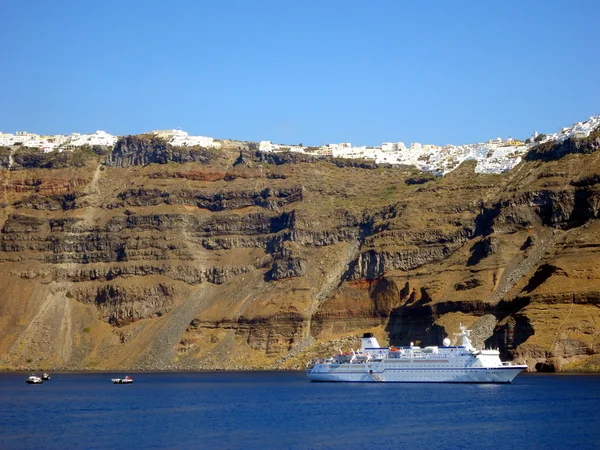 Cruise schepen. Griekenland, santorini — Stockfoto