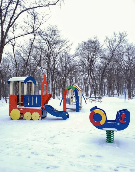 Zimowy Plac Zabaw Snowy Park — Zdjęcie stockowe
