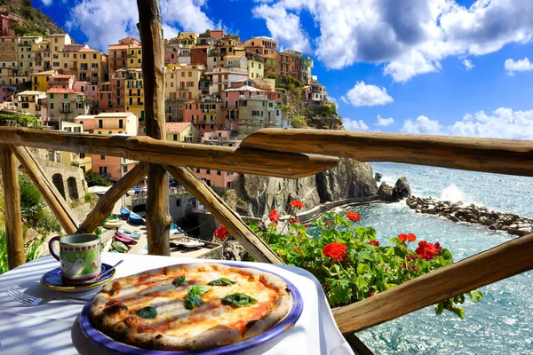 马那罗拉岛的披萨店意大利Cinque Terre — 图库照片