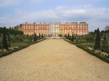 Hampton court Sarayı bahçeleri