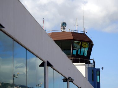 Havaalanı kontrol kulesi