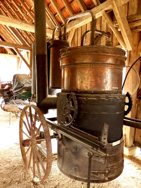 Dubbele distillatie nog steeds — Stockfoto