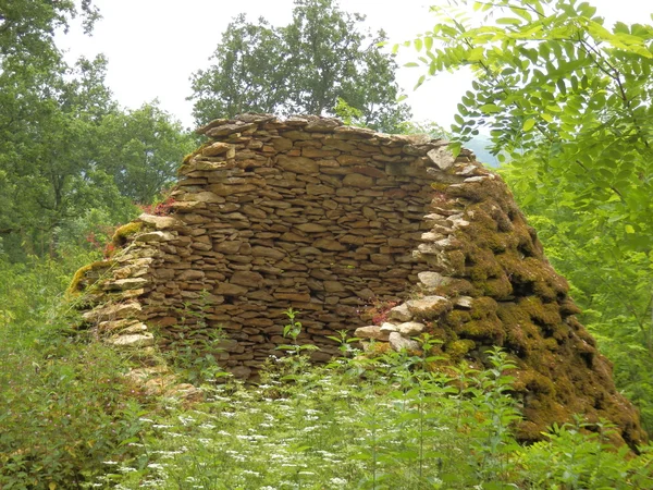 Средневековое здание из сухих камней — стоковое фото
