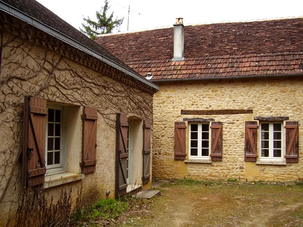 Casa rural y casa rural francesa — Foto de Stock