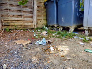 Bileşik yere sahip depo gözleri geri dönüşüm genel olarak atık dolmuştu.