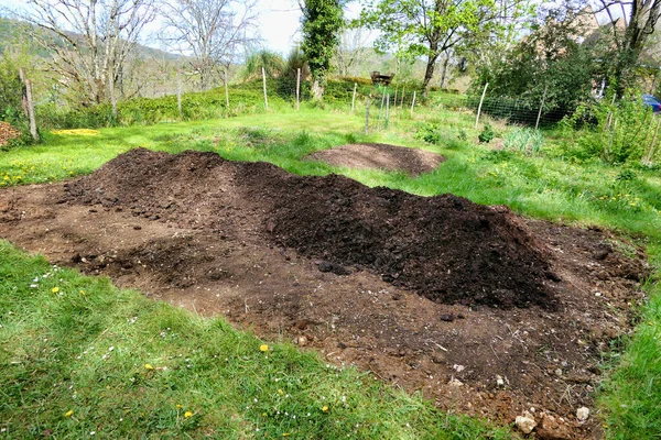 Home Prepared Compost Heaped Ready Spreading Vegetable Bed — ストック写真