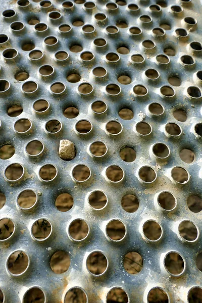 Zbliżenie Cementu Inkrustowane Metalowe Rusztowania Deski — Zdjęcie stockowe