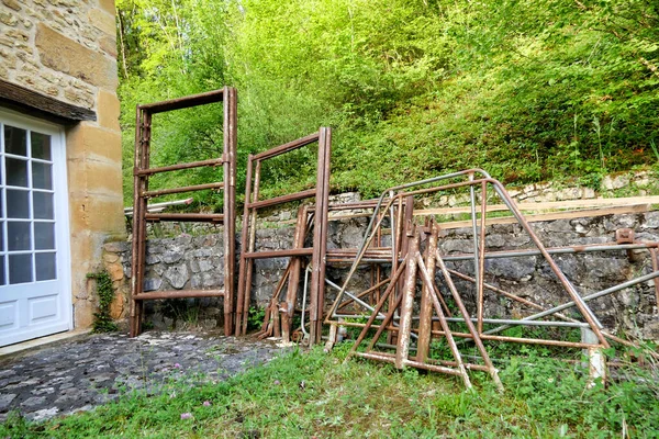 Zrezivělé Lešení Známé Také Jako Lešení Nebo Přestavba Čeká Bude — Stock fotografie