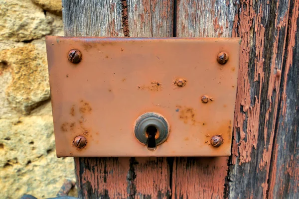 Close Rusty Lock Fitted Shabby French Shutter — Foto Stock