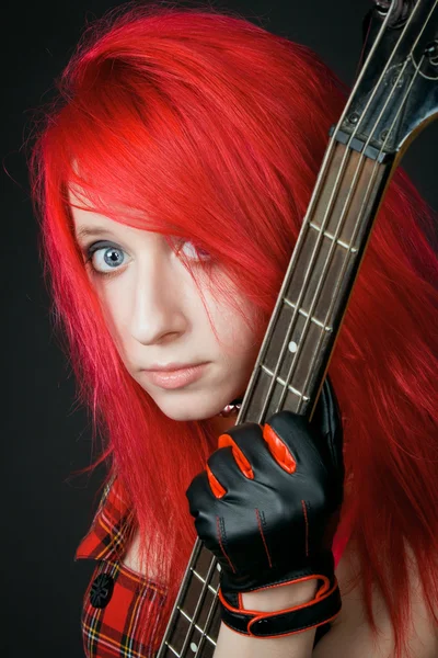 Ritratto di ragazza rocker rossa — Foto Stock