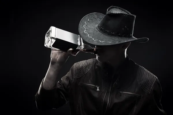 Macho with whisky — Stock Photo, Image