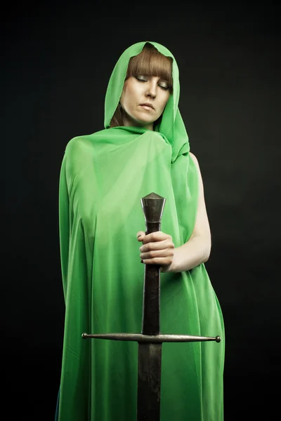 Kılıçlı Kadın — Stok fotoğraf