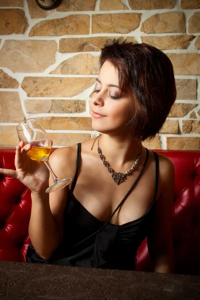 Glamour girl with wineglass — Stock Photo, Image