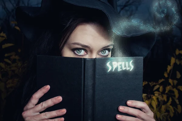 It is time for sorcery — Stock Photo, Image