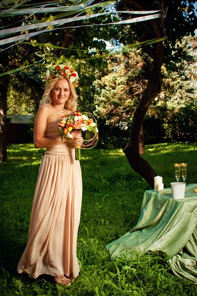 Flower bride — Stock Photo, Image