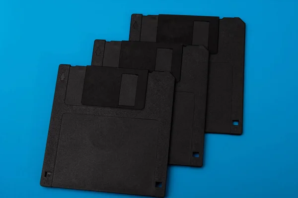 Egy Halom Floppy Lemez Kék Háttérrel — Stock Fotó