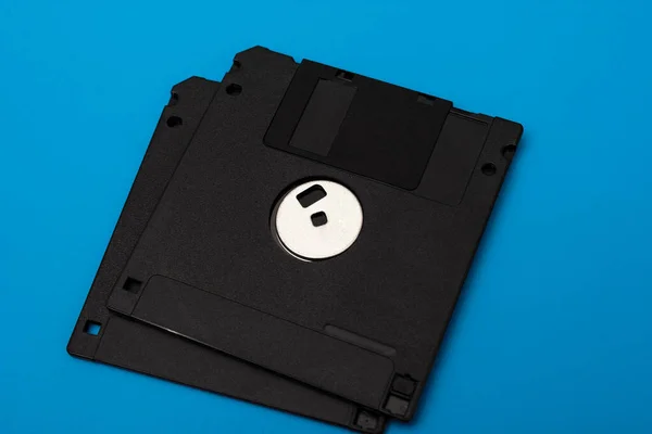 Egy Halom Floppy Lemez Kék Háttérrel — Stock Fotó