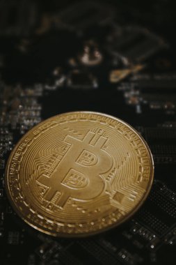 Grafik video üzerine yerleştirilmiş bir bitcoin