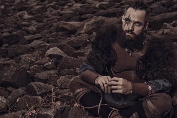 Brutal Scandinavian Warrior Sitting Rocks — Stock Photo, Image