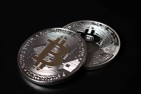 Dos Bitcoins Sobre Fondo Oscuro — Foto de Stock