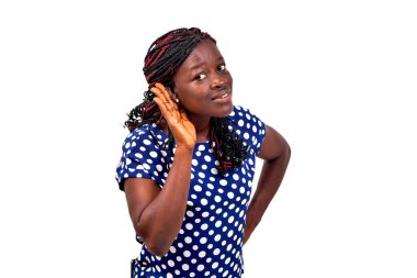 Güzel, meraklı bir kadının portresi. Kulağının dibinde el ele tutuşup bir şeyler dinlerken..