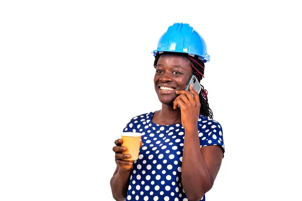Jonge Vrouwelijke Constructie Ingenieur Het Dragen Van Blauwe Harde Hoed — Stockfoto