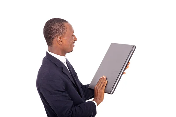 Взрослый Бизнесмен Держит Смотрит Свою Руку Ноутбука Улыбаясь — стоковое фото