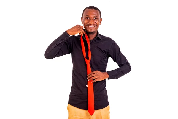 Portrait Jeune Homme Affaires Tenant Une Cravate Rouge Tout Souriant — Photo