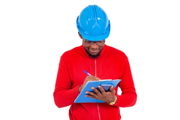 Engenheiro Usando Capacete Segurança Fundo Branco Comunicando Celular Enquanto — Fotografia de Stock