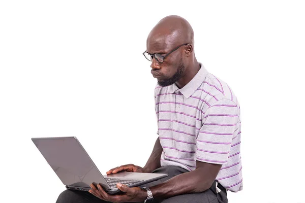 Jonge Man Met Optische Bril Zittend Een Stoel Werkend Met — Stockfoto