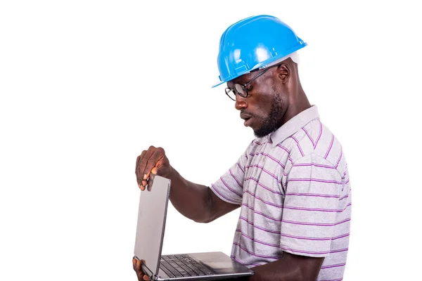 Молодий Інженер Синьому Шоломі Безпеки Робота Ноутбуком — стокове фото