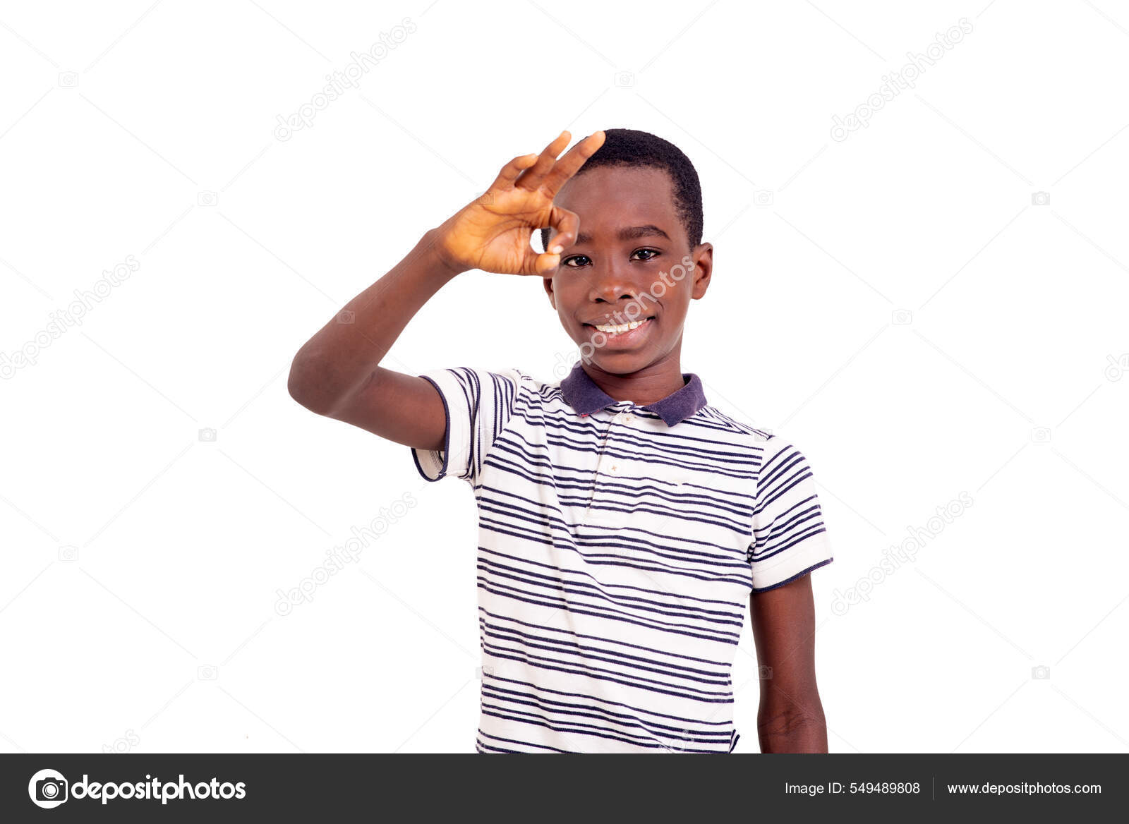 Beau Garçon Riant Pointant Doigt Isolé Sur Fond Blanc — Photo de stock par  ©vystek - 549489808, image size:1600x1168