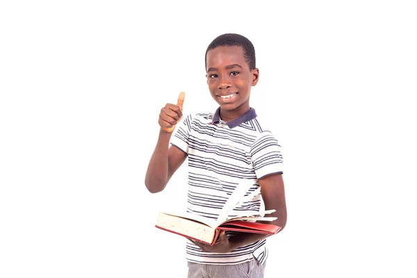 Menino Camiseta Fundo Branco Segurando Livro Fazendo Gesto Sorrindo — Fotografia de Stock