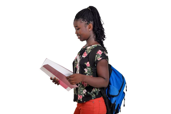 Jovem Estudante Topo Tanque Florido Fundo Branco Usando Mochila Leitura — Fotografia de Stock