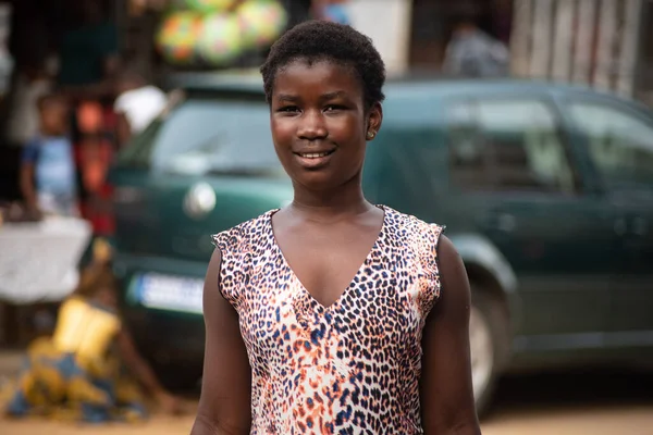 Young Girl Dress Standing Outdoor Looking Camera Smiling — Stockfoto