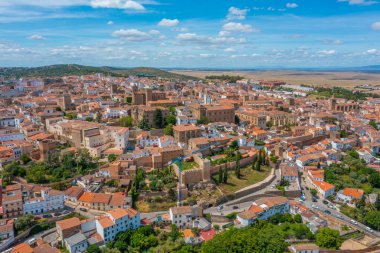 İspanyol şehri Caceres 'in havadan görünüşü